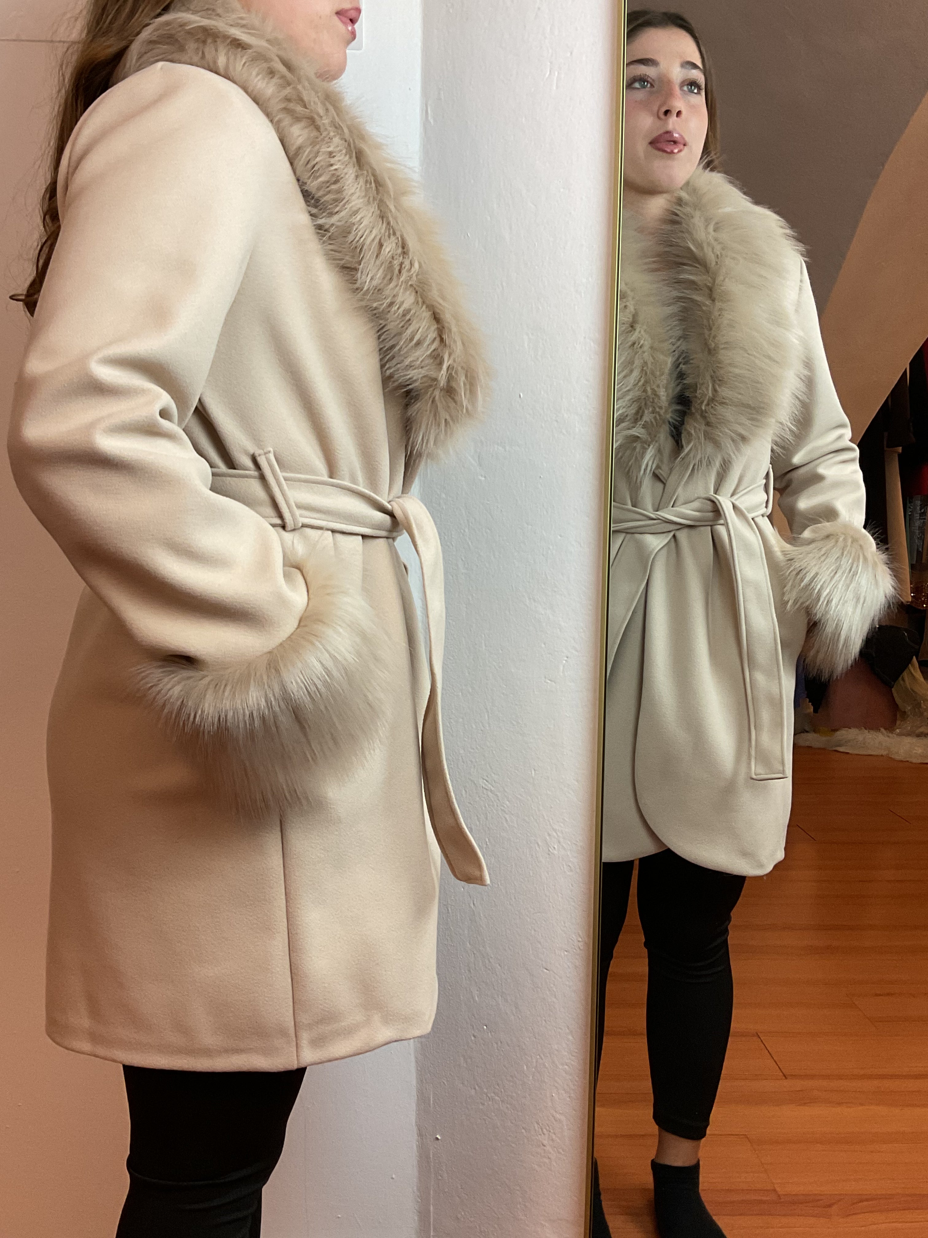 Giacca con collo e polsi in pelliccia